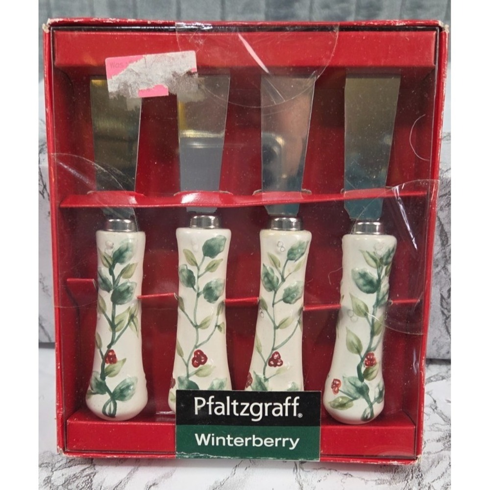 Pfaltzgraff Winterberry NIB Christmas Holiday Set of 4 Spreaders